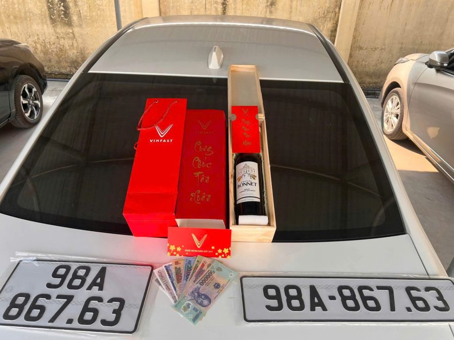 TẾt Sum VẦy CÙng BỘ QuÀ TẾt CỦa Vinfast
