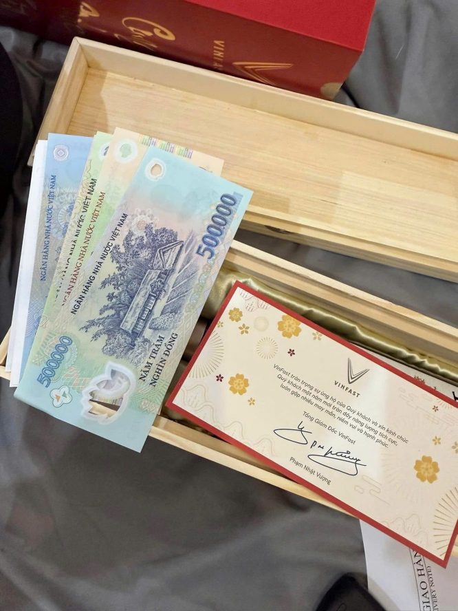 TẾt Sum VẦy CÙng BỘ QuÀ TẾt CỦa Vinfast